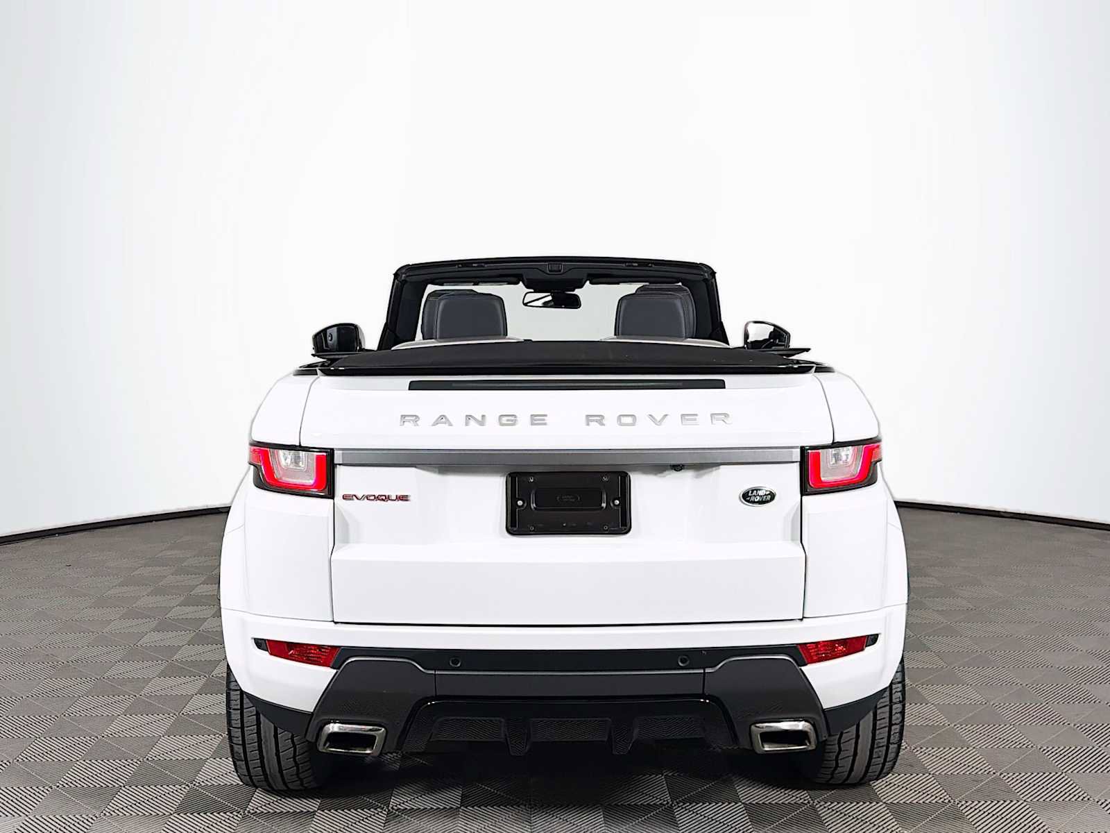 Used 2017 Land Rover Range Rover Evoque SE Dynamic image 30