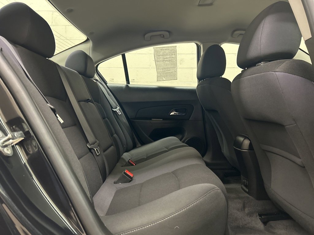 Used 2015 Chevrolet Cruze LT image 9