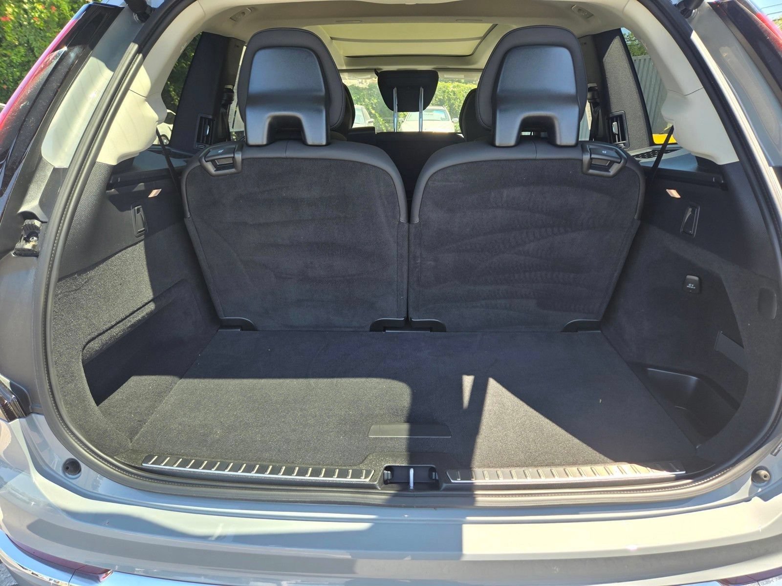 Certified 2025 Volvo XC90 B6 Plus AWD/4WD image 14