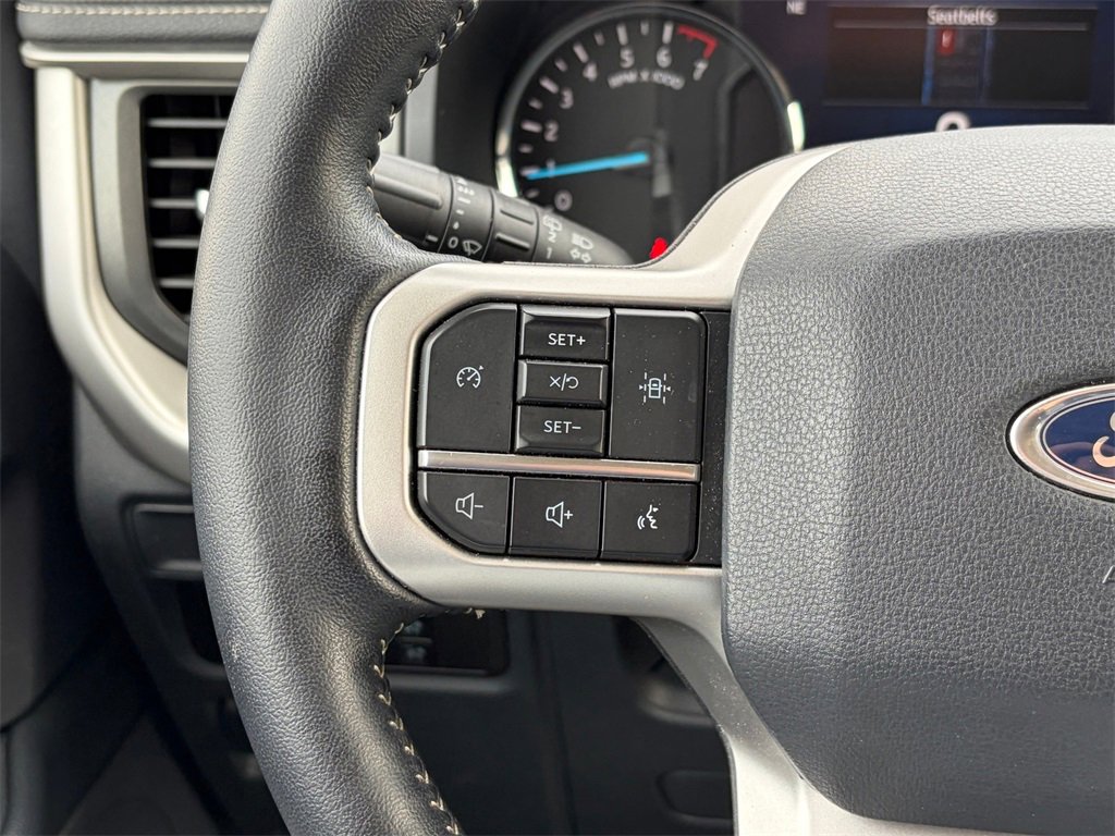 Used 2023 Ford Expedition XLT image 12