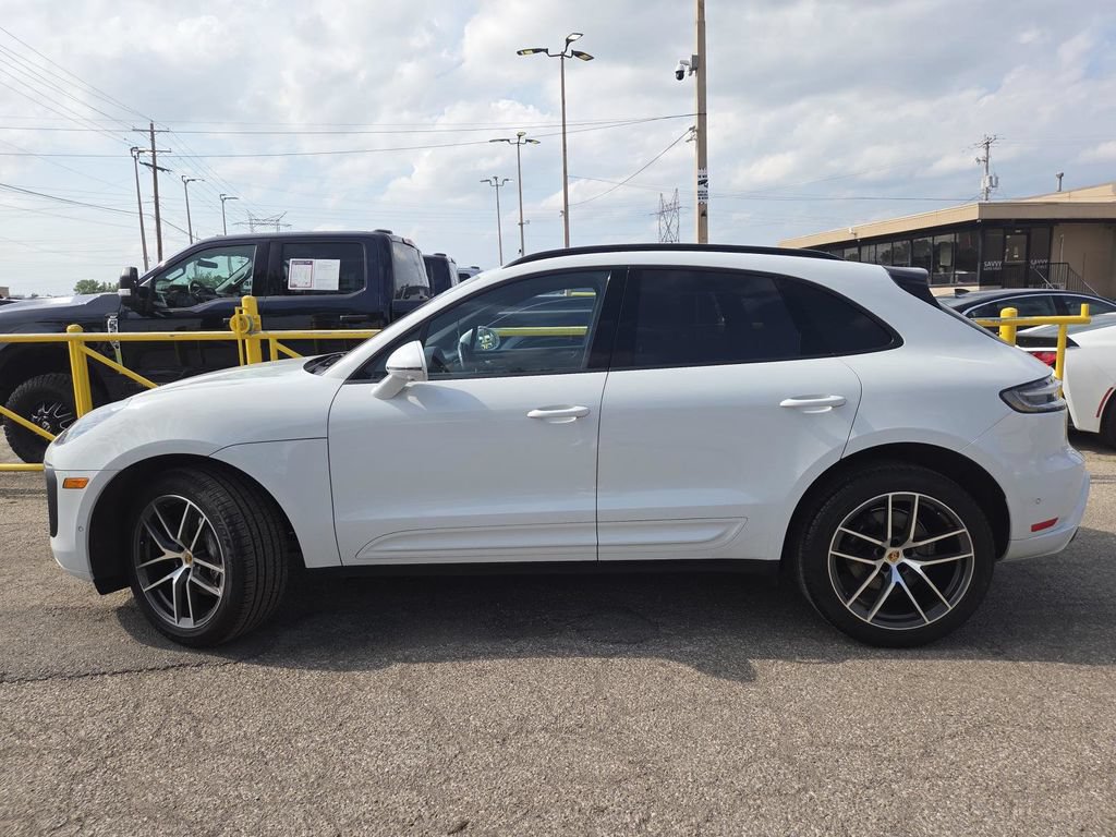 Used 2023 Porsche Macan Turbo AWD/4WD image 12