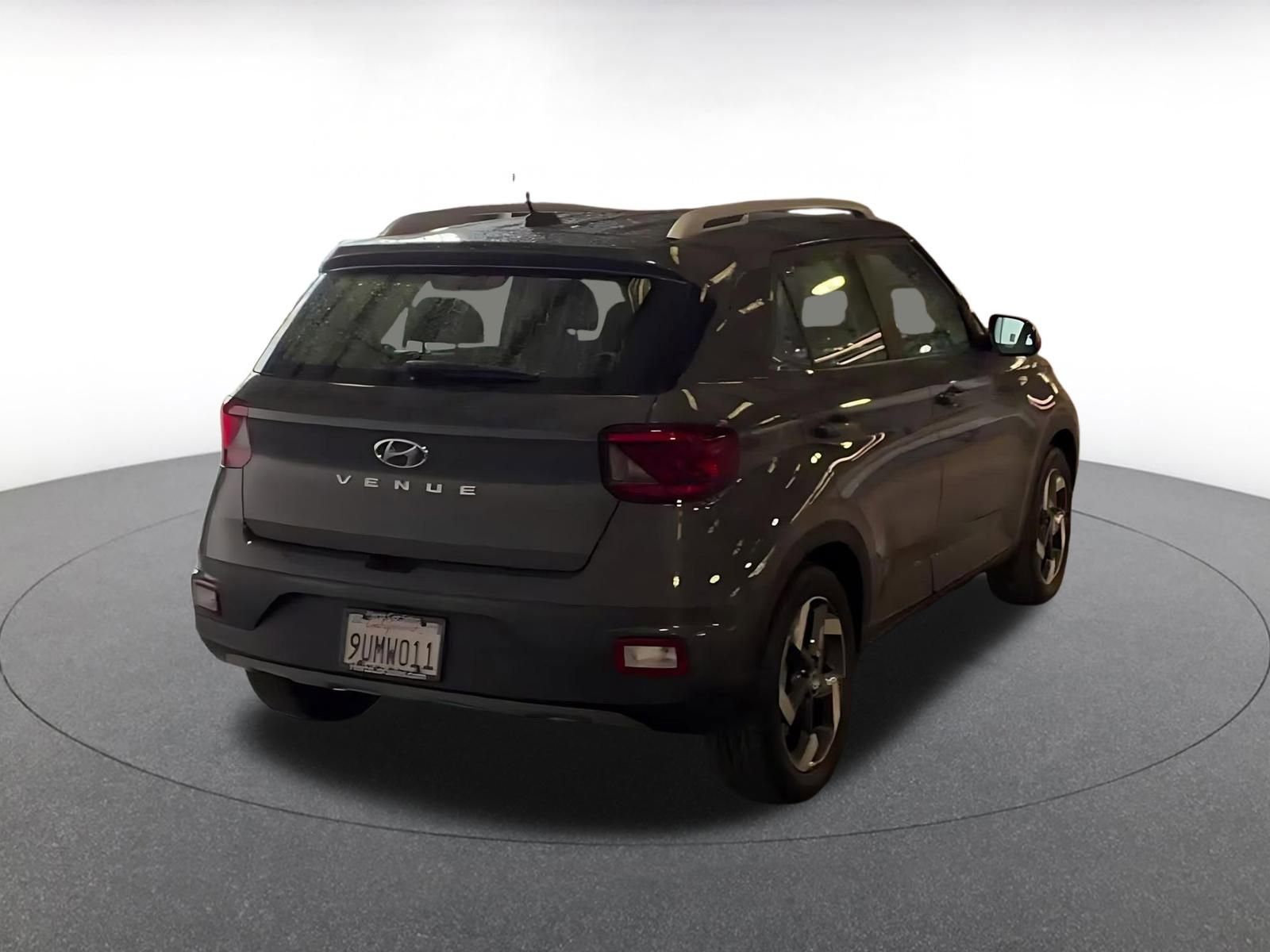Used 2025 Hyundai Venue SEL image 15