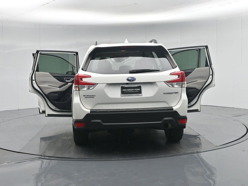 Used 2020 Subaru Forester Premium AWD/4WD image 38