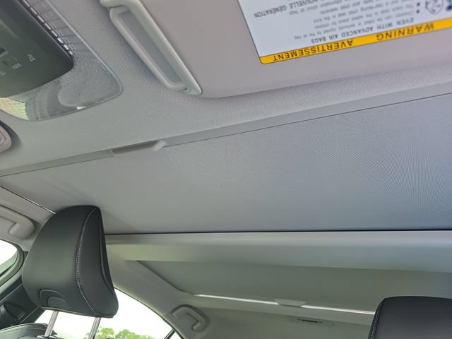 Used 2025 Toyota Prius FWD image 27