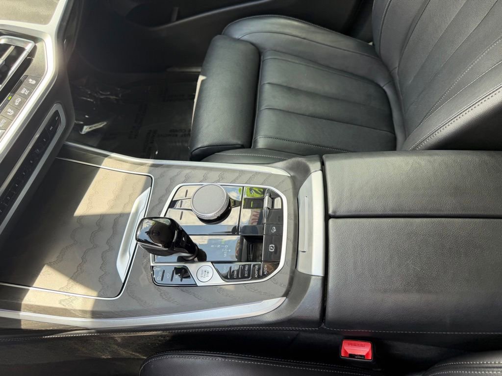Used 2022 BMW X7 xDrive40i w/ Premium Package AWD/4WD image 24
