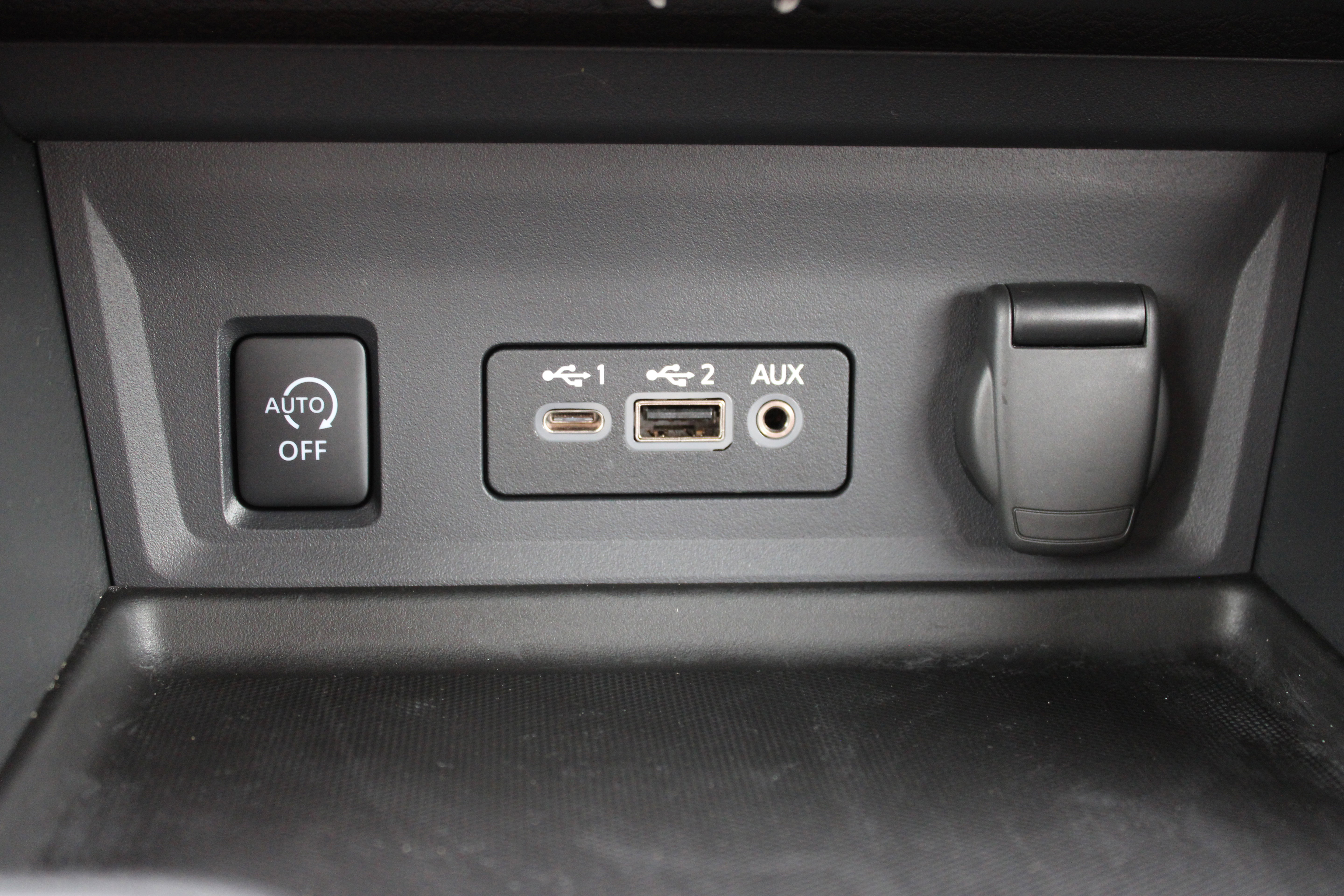 Certified 2024 Nissan Sentra SR w/ SR Premium Package image 17