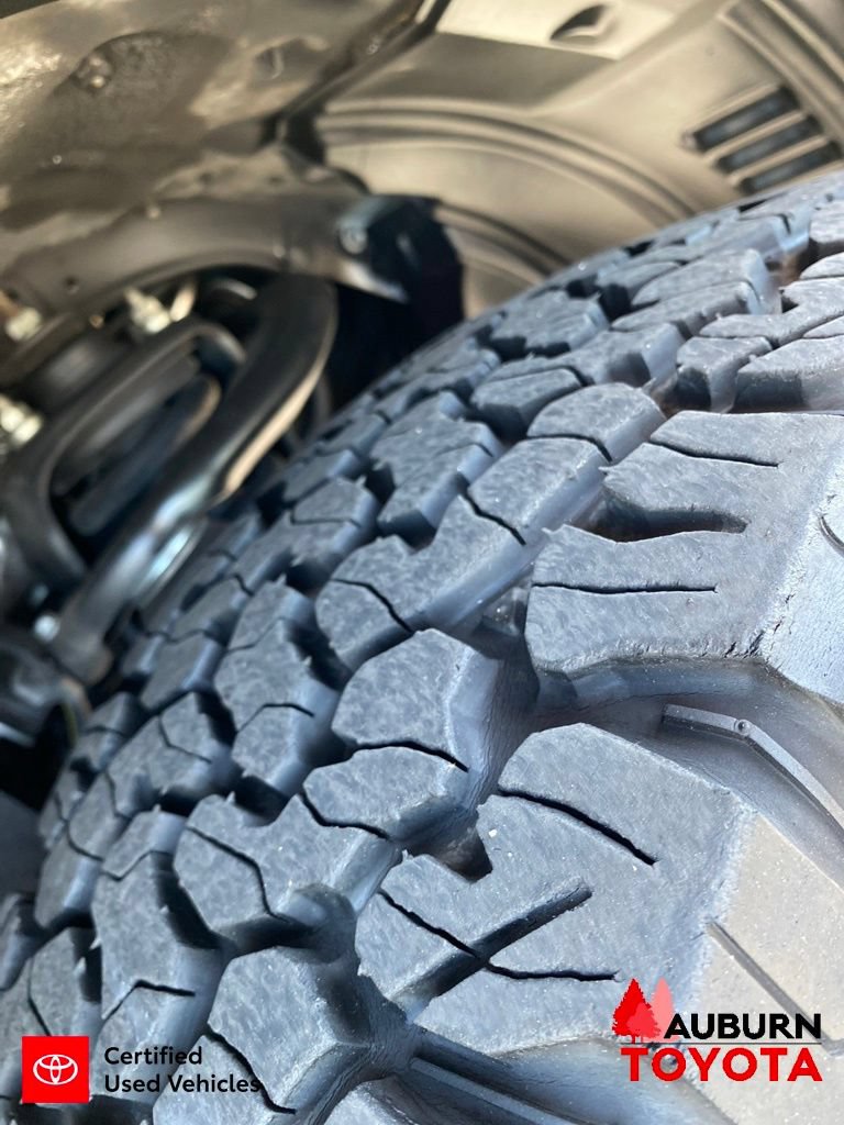 Certified 2017 Toyota 4Runner TRD Off-Road Premium AWD/4WD image 12