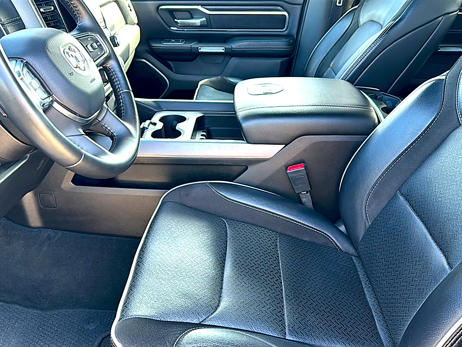 Used 2024 RAM 1500 Laramie image 13