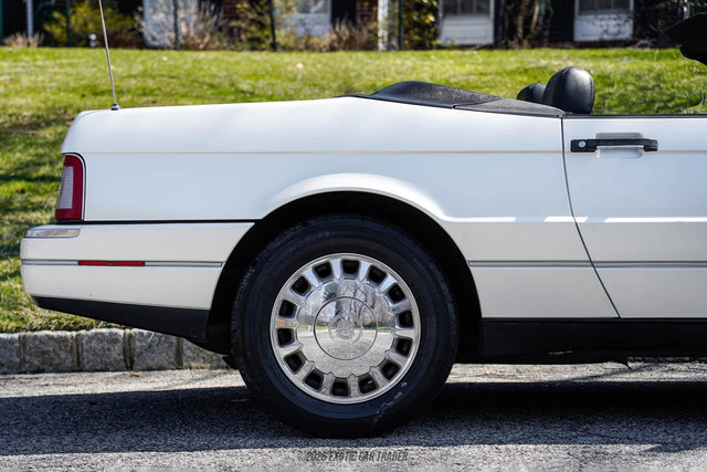 Used 1993 Cadillac Allante FWD image 8