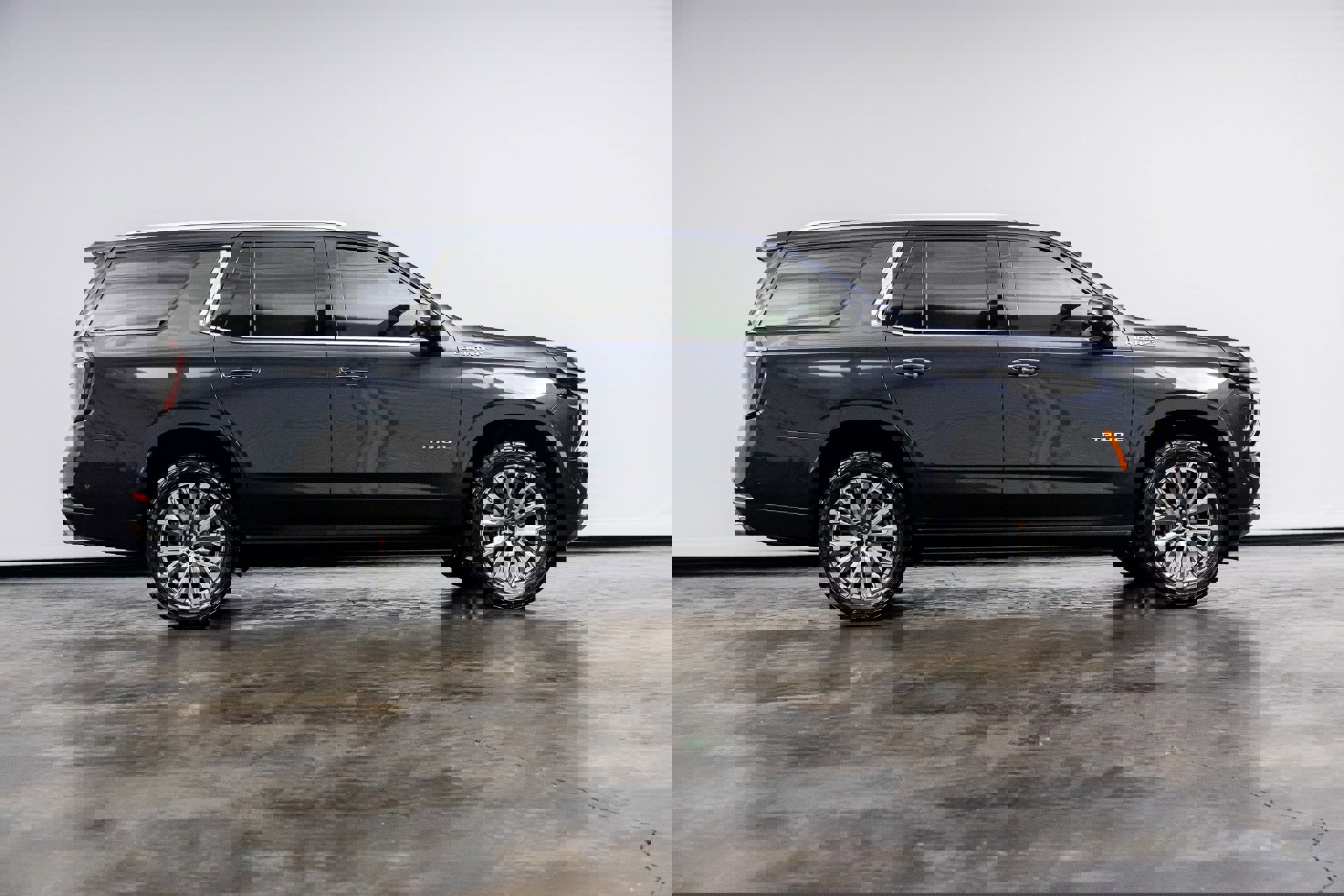 Used 2025 Chevrolet Tahoe High Country image 16