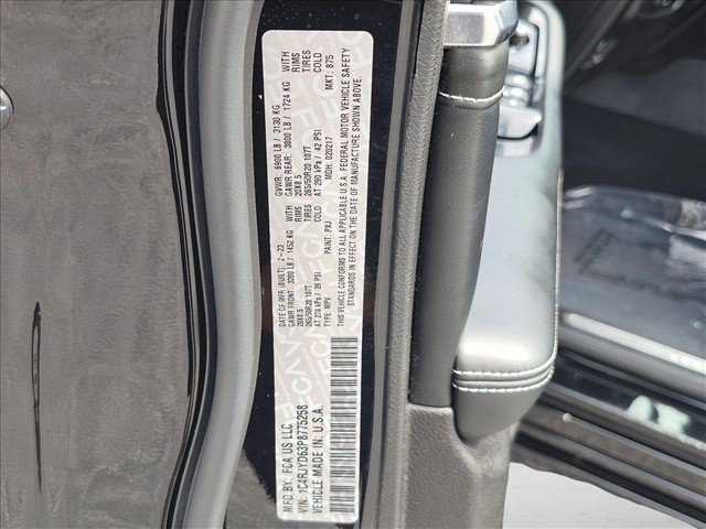Used 2023 Jeep Grand Cherokee Overland AWD/4WD image 26