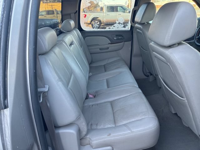 Used 2007 Chevrolet Silverado 1500 LTZ w/ EZ-Lift Tailgate Package AWD/4WD image 19