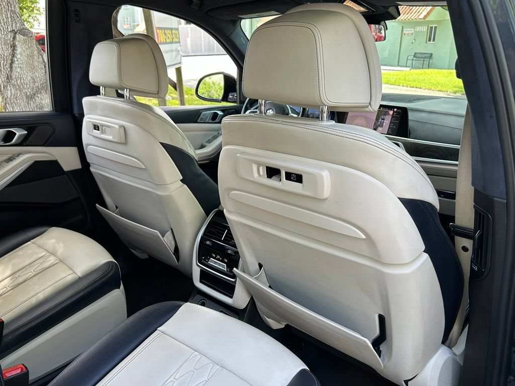 Used 2021 BMW X7 M50i AWD/4WD image 51