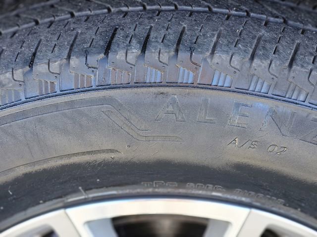 Used 2023 Chevrolet Traverse LT image 11