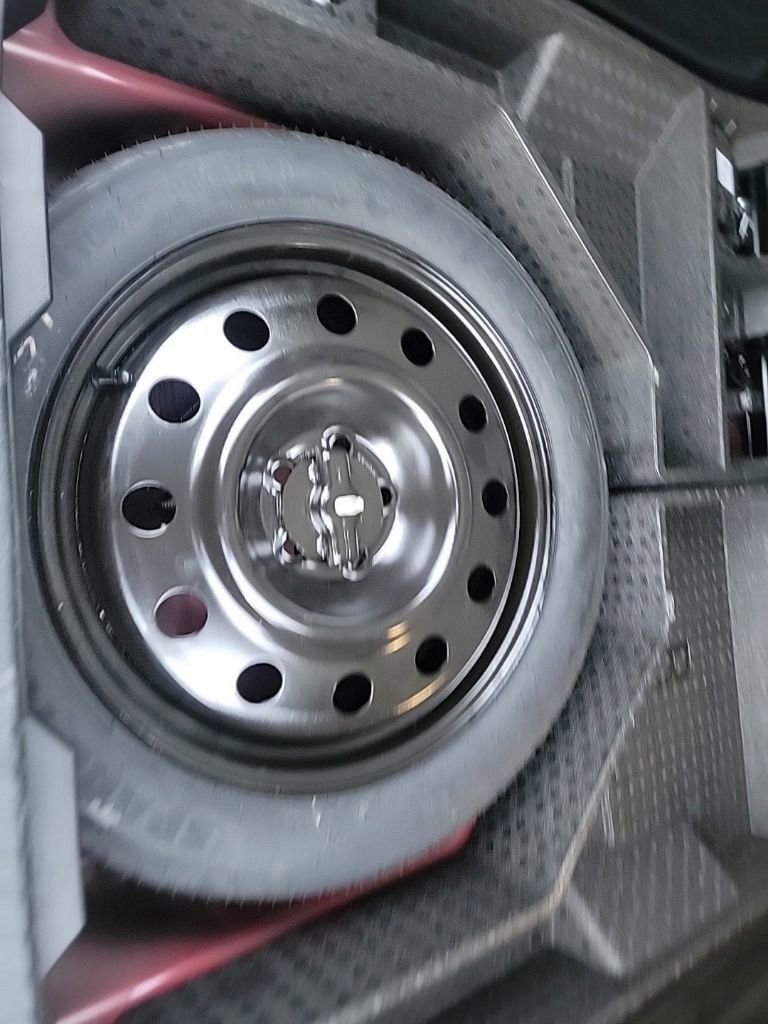 Certified 2022 Ford Edge ST-Line w/ Class II Trailer Tow Package image 29