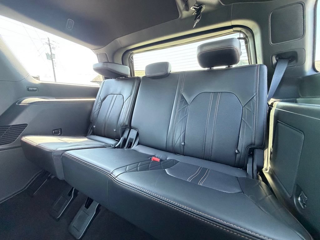 Used 2023 Ford Expedition Platinum AWD/4WD image 22