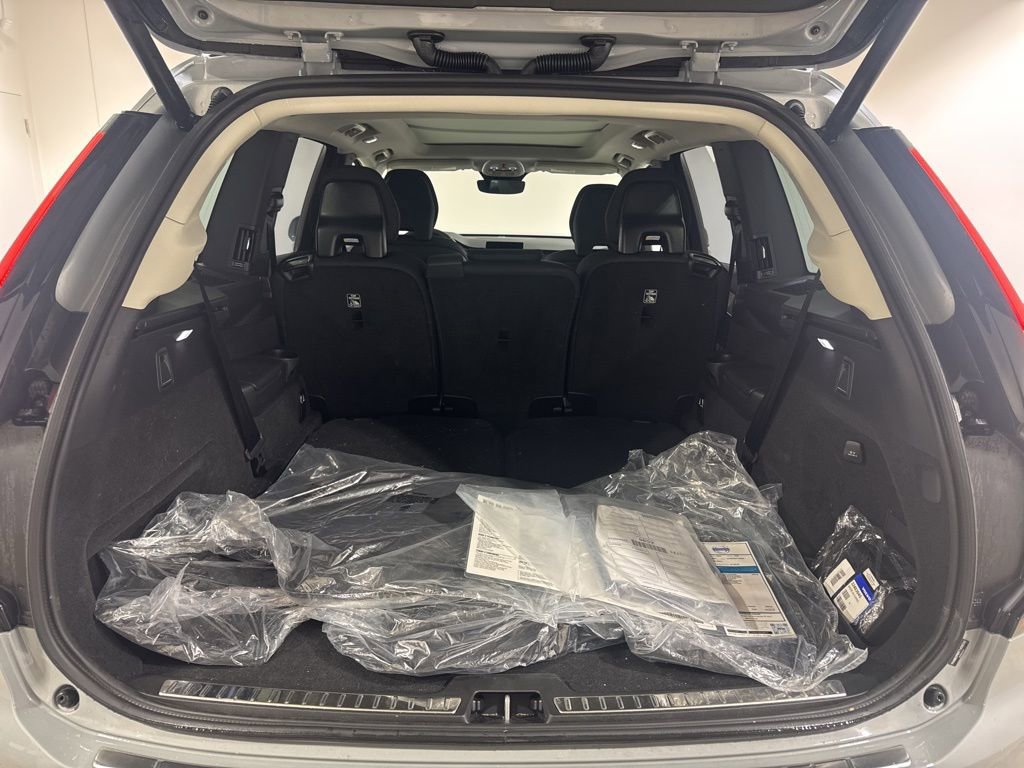 Used 2026 Volvo XC90 B6 Plus w/ Protection Package Premier image 31
