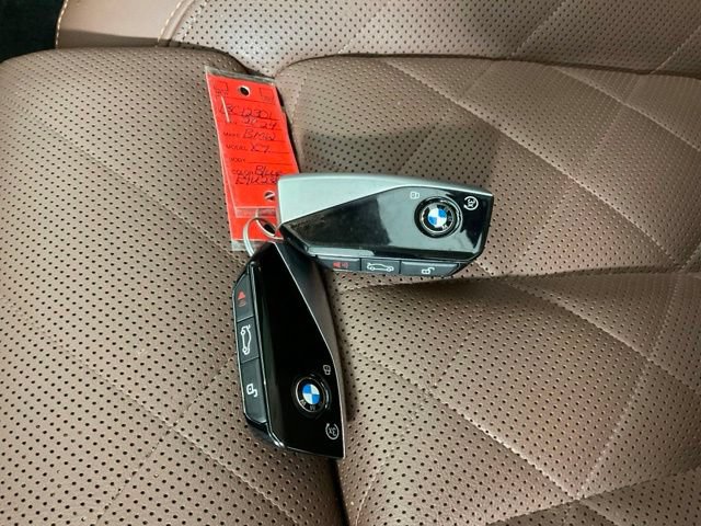 Used 2024 BMW X7 xDrive40i w/ Premium Package AWD/4WD image 48