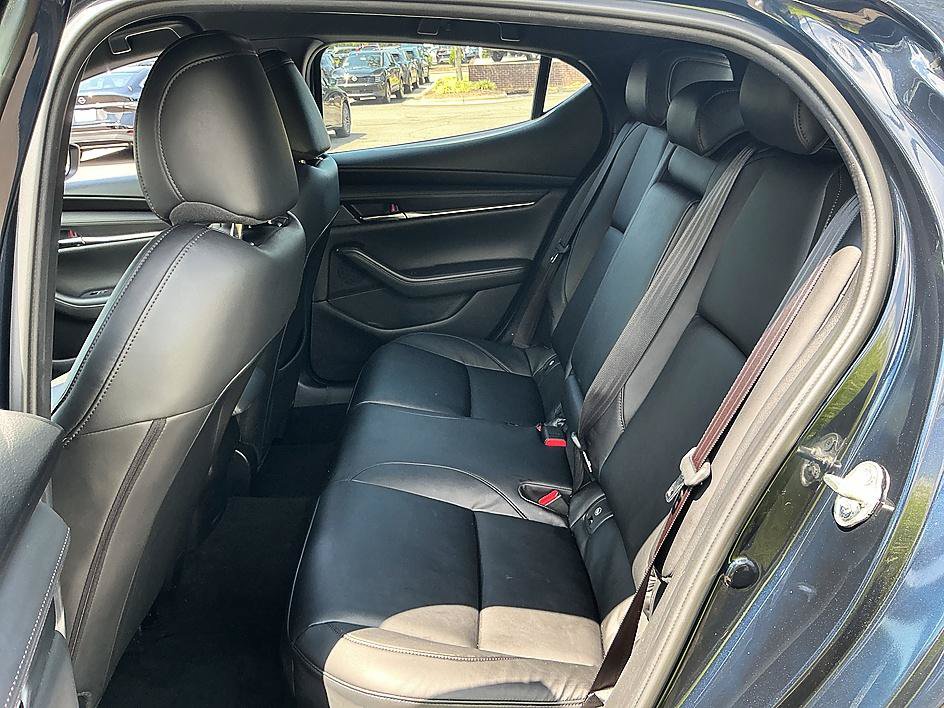 Used 2019 MAZDA MAZDA3 Hatchback FWD image 24