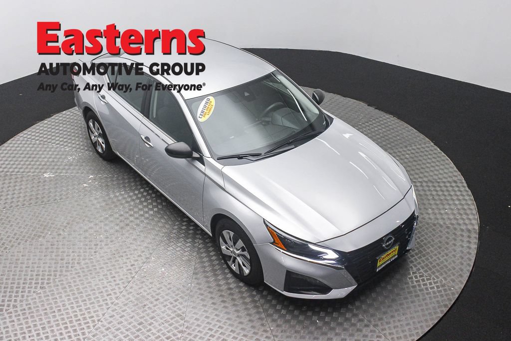Used 2024 Nissan Altima 2.5 S FWD image 3