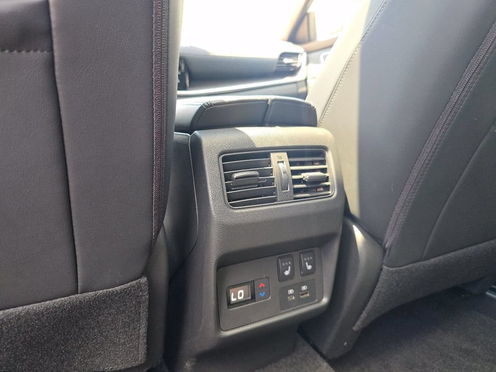 Used 2023 Nissan Rogue Platinum w/ Platinum Premium Package AWD/4WD image 26