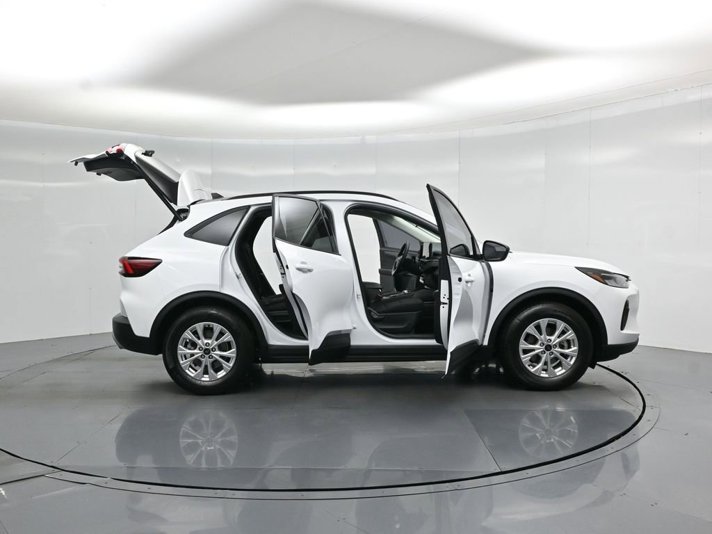 Certified 2025 Ford Escape Active w/ Tech Pack #1 FWD image 4