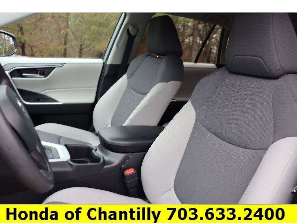 Used 2025 Toyota RAV4 XLE image 22
