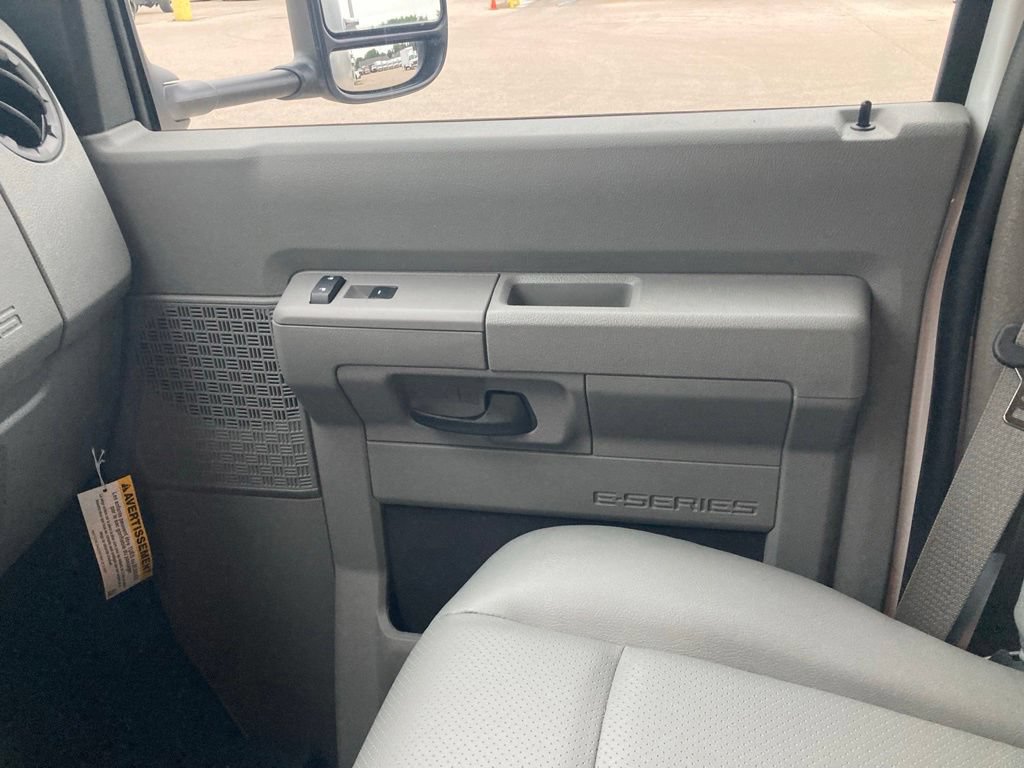 Used 2025 Ford E-450 and Econoline 450 Super Duty w/ Power Equipment Group RWD image 19