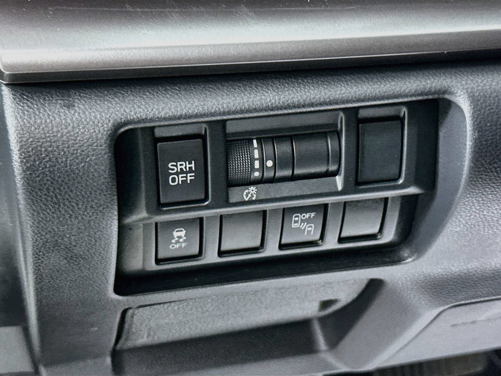 Used 2019 Subaru Crosstrek 2.0i Limited w/ Moonroof Package w/Navigation AWD/4WD image 10