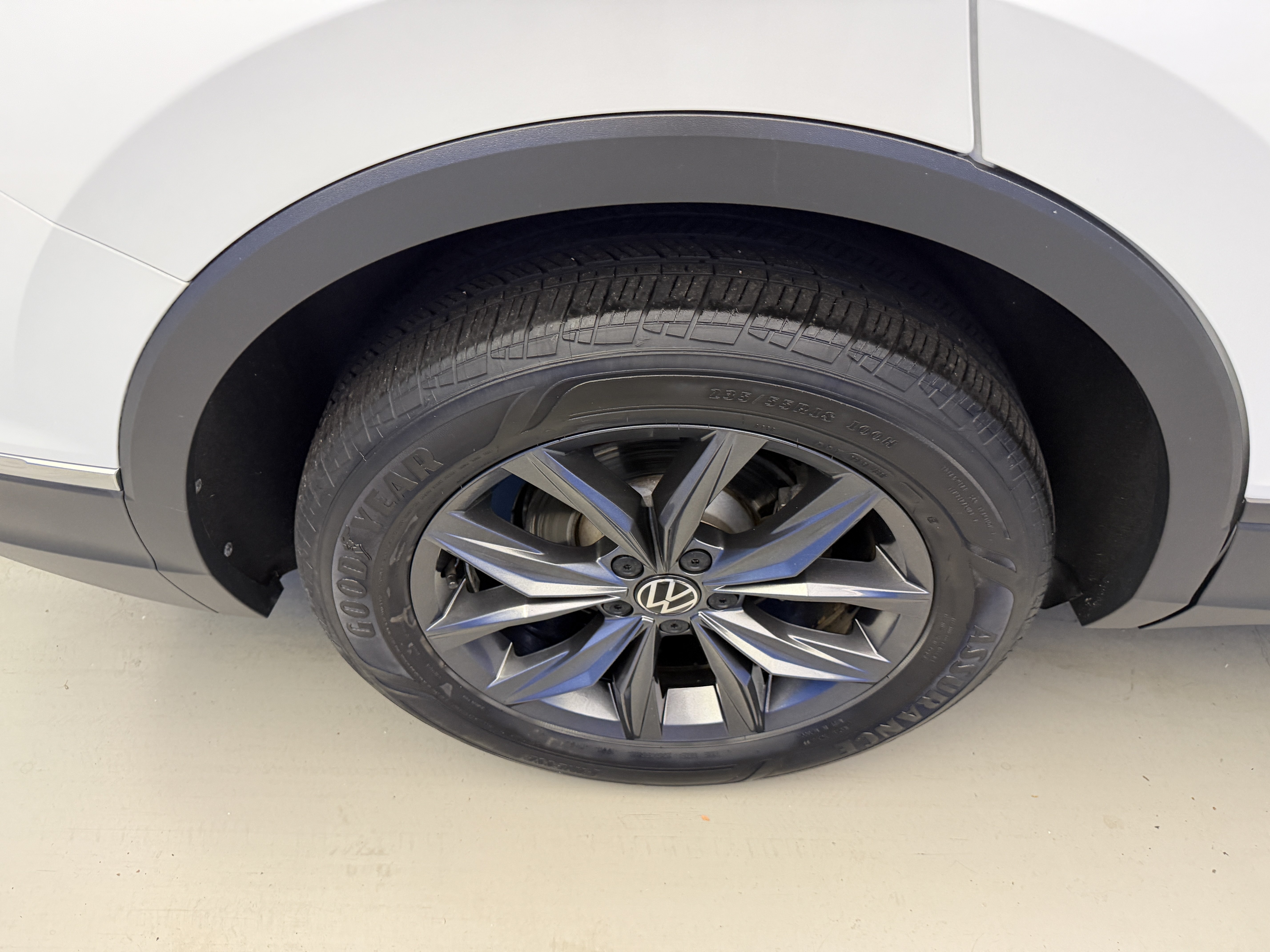 Certified 2023 Volkswagen Tiguan SE FWD image 8