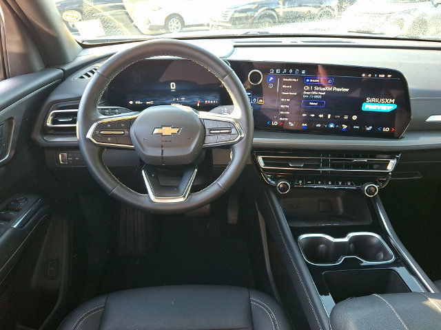 Used 2025 Chevrolet Traverse LT AWD/4WD image 11