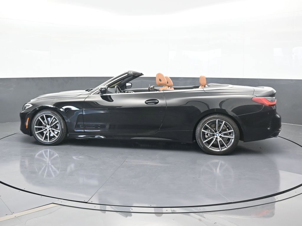 Used 2024 BMW 430i Convertible image 3