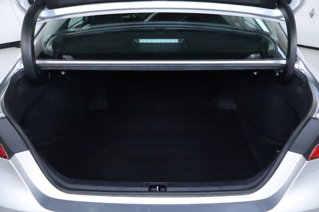Used 2023 Toyota Camry SE image 14