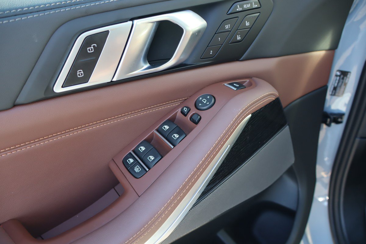 Used 2026 BMW X7 M60i AWD/4WD image 21