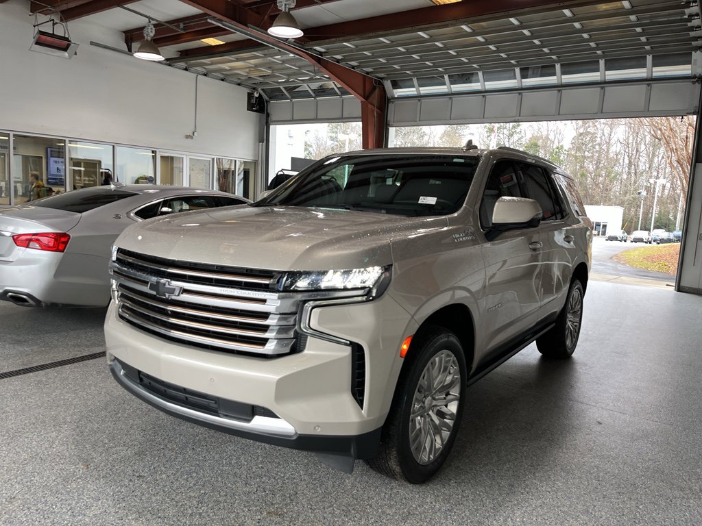 Used 2024 Chevrolet Tahoe High Country AWD/4WD image 4