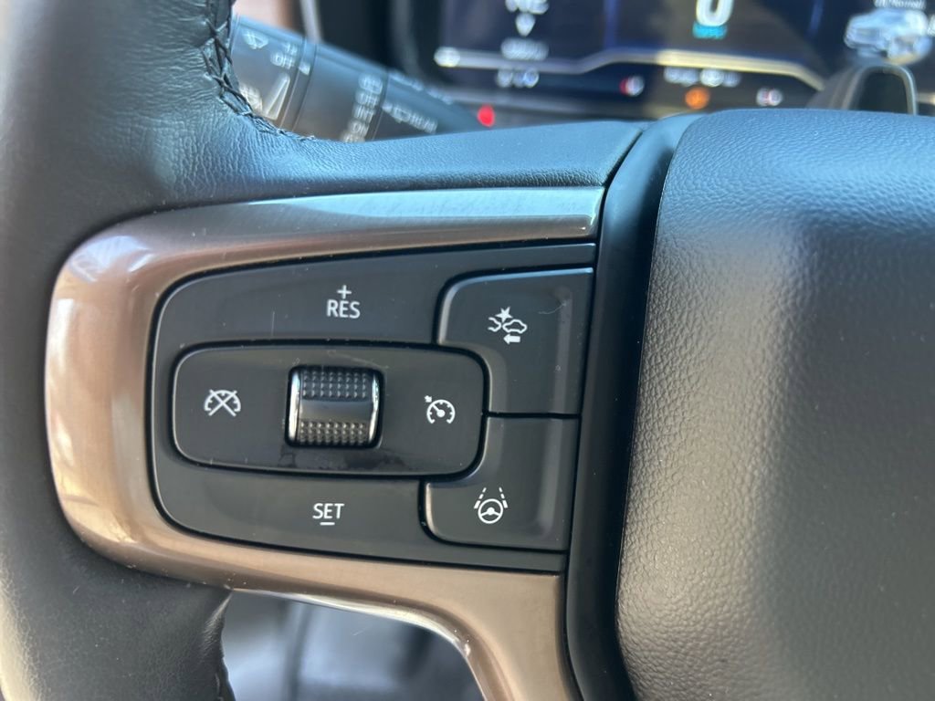 Used 2024 Chevrolet Suburban High Country w/ Advanced Technology Package image 12