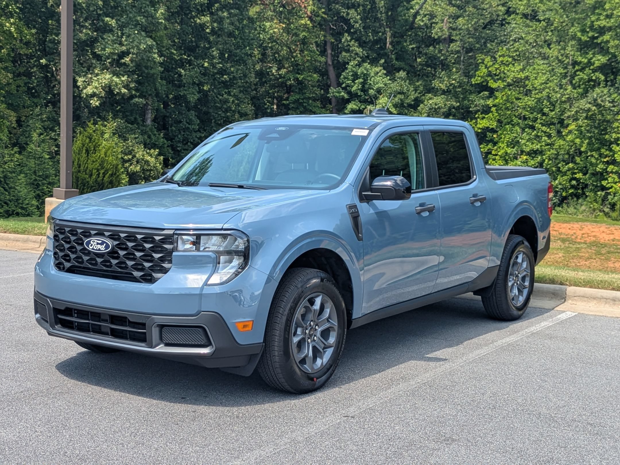 New 2026 Ford Maverick XLT w/ XLT Luxury Package FWD image 6