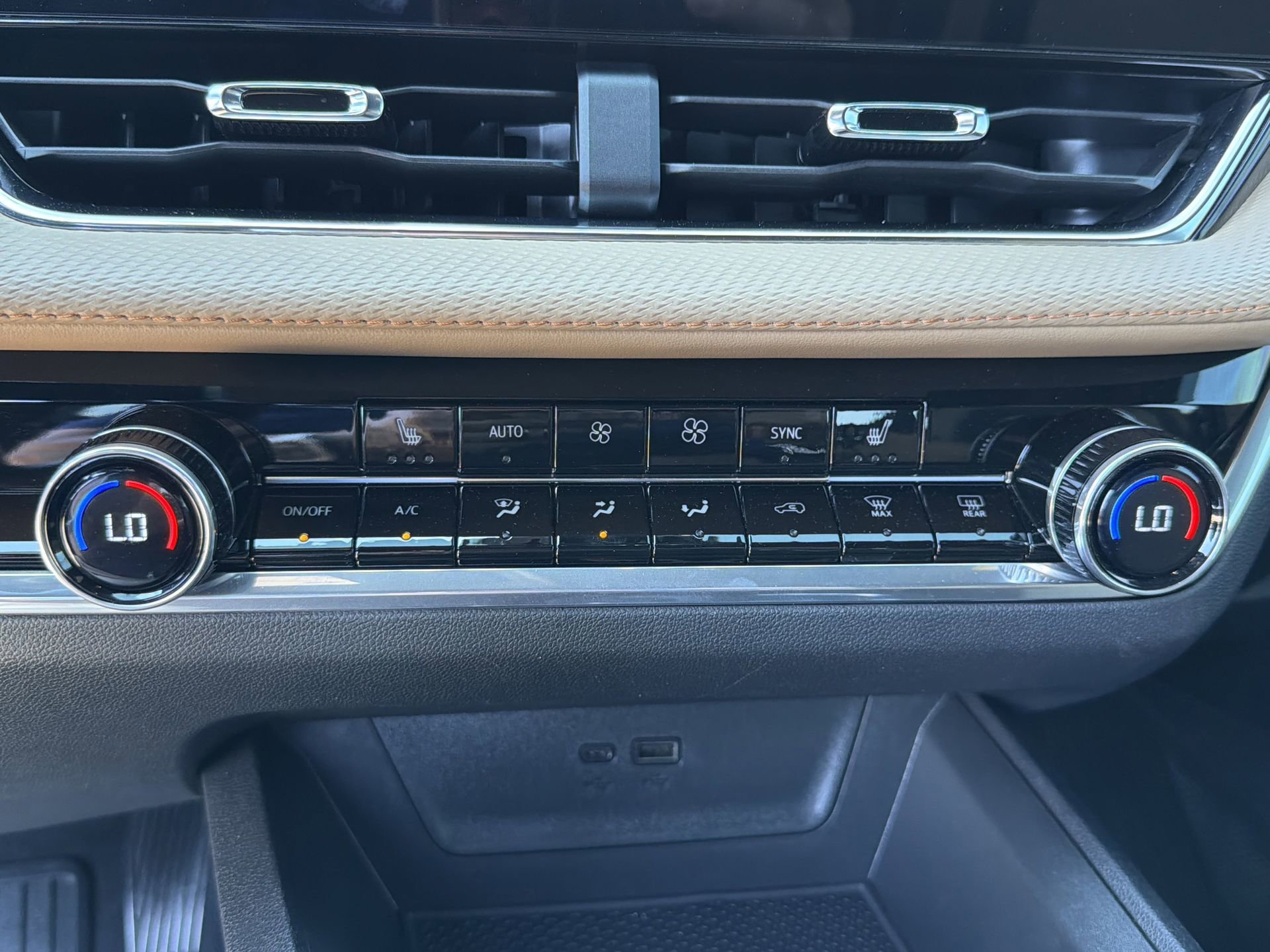 Used 2025 Chevrolet Equinox ACTIV w/ Safety and Technology Package image 7