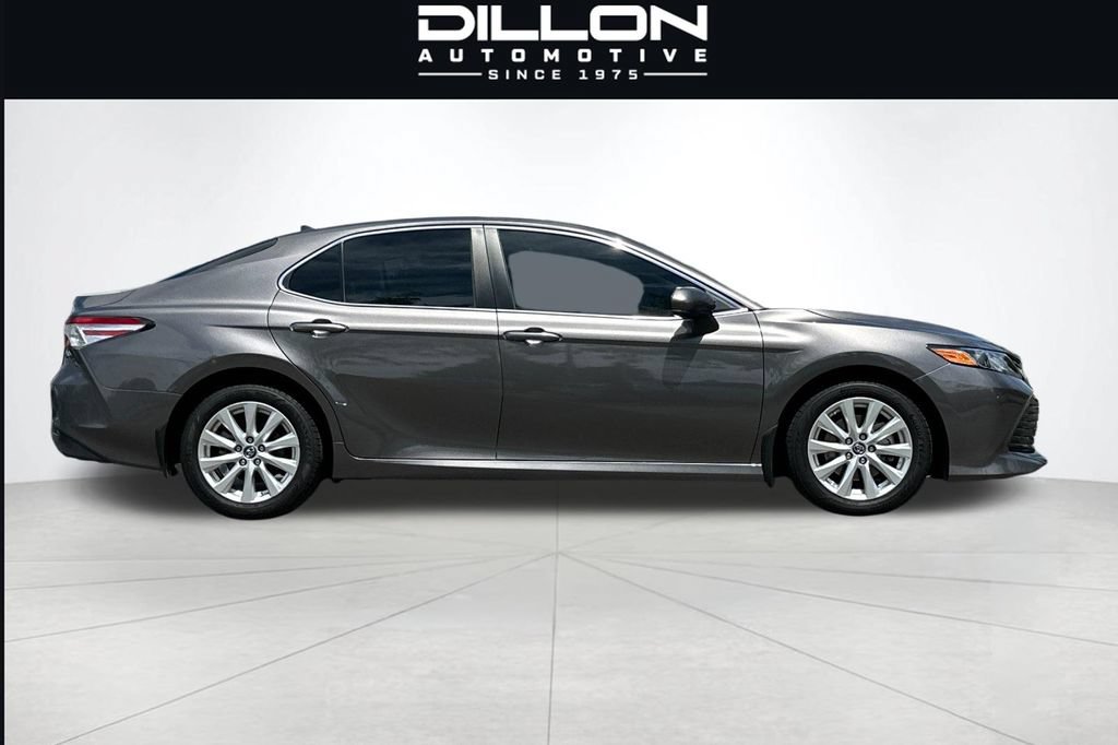 Used 2019 Toyota Camry LE FWD image 3