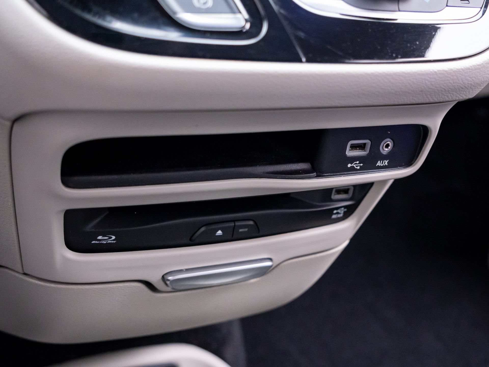Used 2017 Chrysler Pacifica Touring-L Plus w/ Advanced Safetytec Group FWD image 32