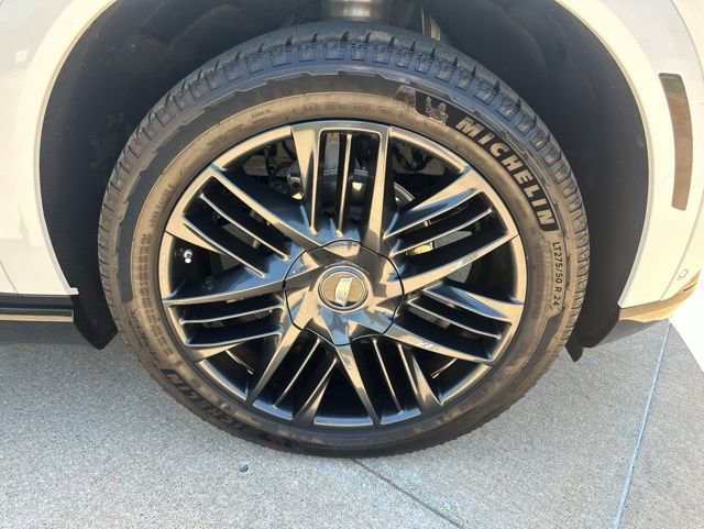 Used 2025 Cadillac Escalade IQ Sport 2 w/ LPO, ONYX Package AWD/4WD image 9