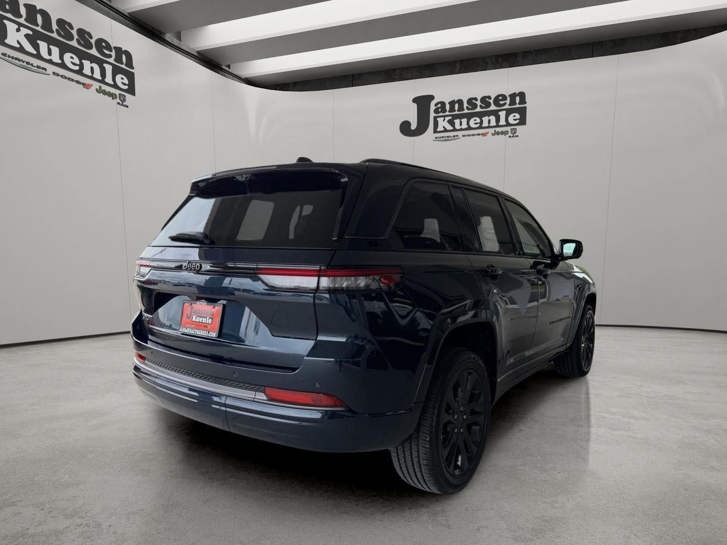 New 2026 Jeep Grand Cherokee Limited AWD/4WD image 3