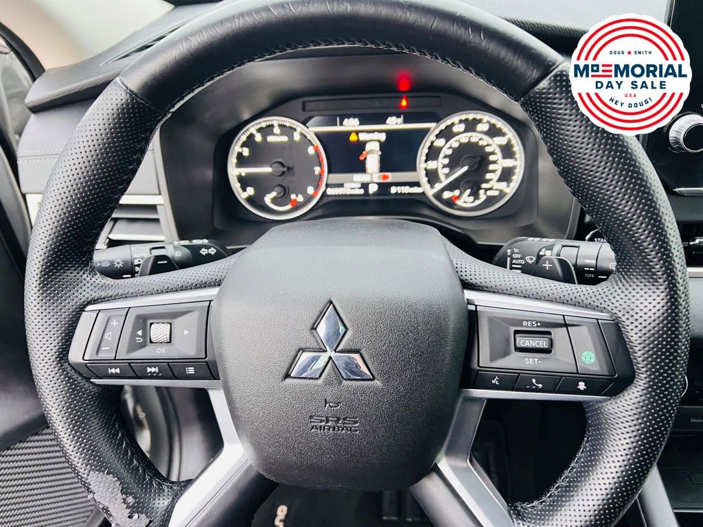 Used 2022 Mitsubishi Outlander SEL Black Edition FWD image 13