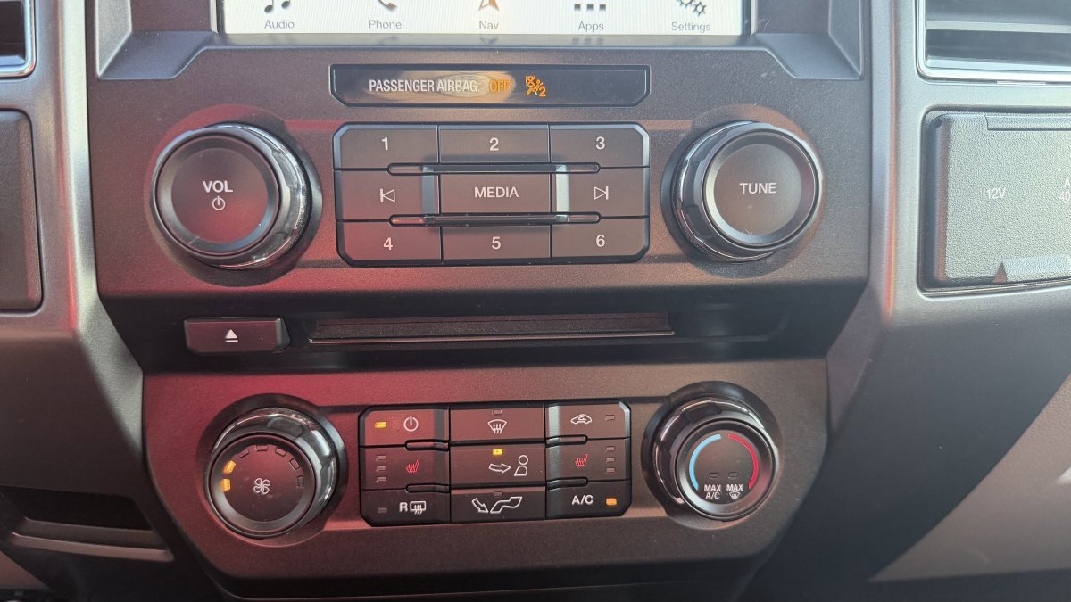 Used 2018 Ford F150 XLT w/ Equipment Group 302A Luxury image 22