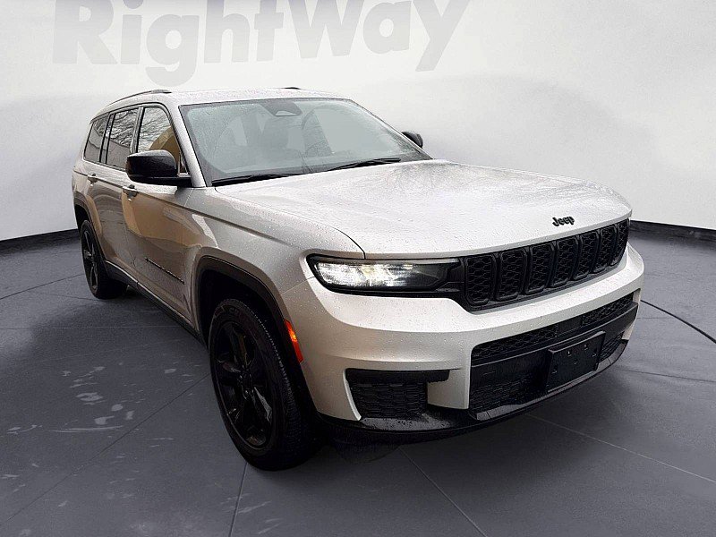 Used 2023 Jeep Grand Cherokee L Laredo image 7