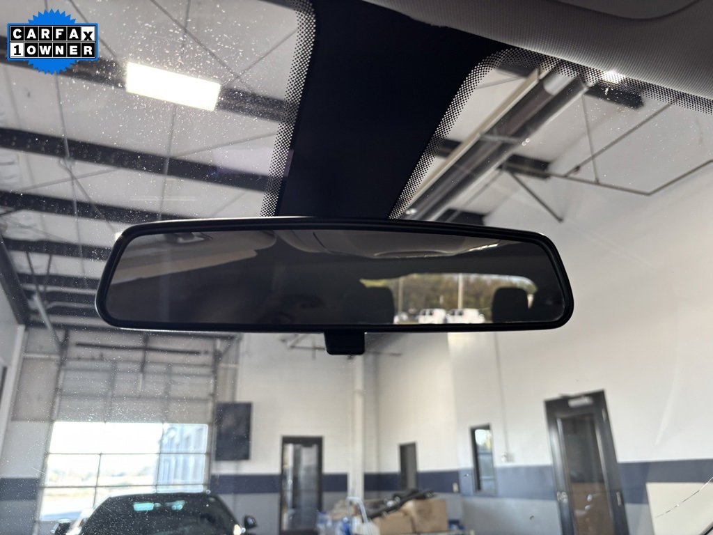 Used 2022 Chrysler Voyager LX image 22