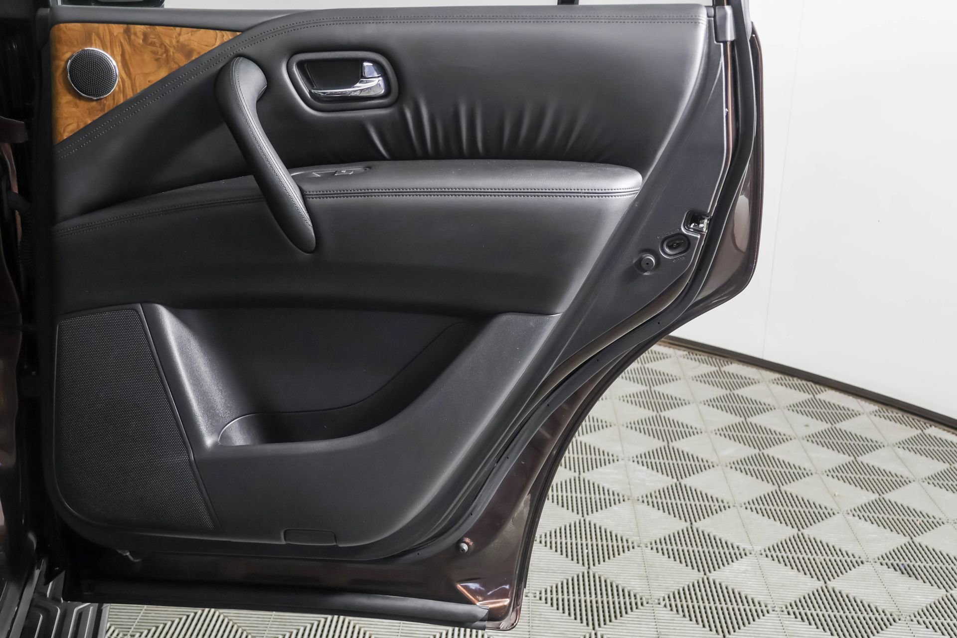 Used 2021 Nissan Armada SL w/ Captain's Chairs Package AWD/4WD image 46