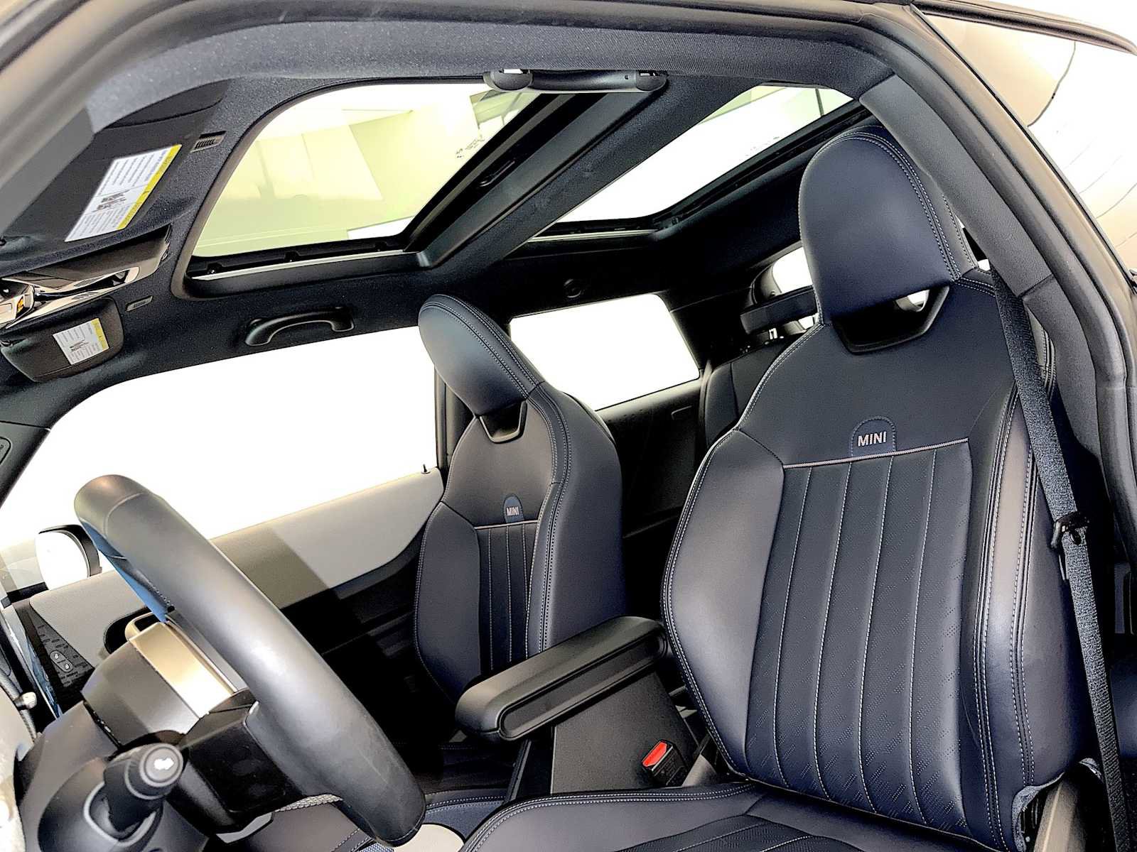 Certified 2025 MINI Cooper S image 19