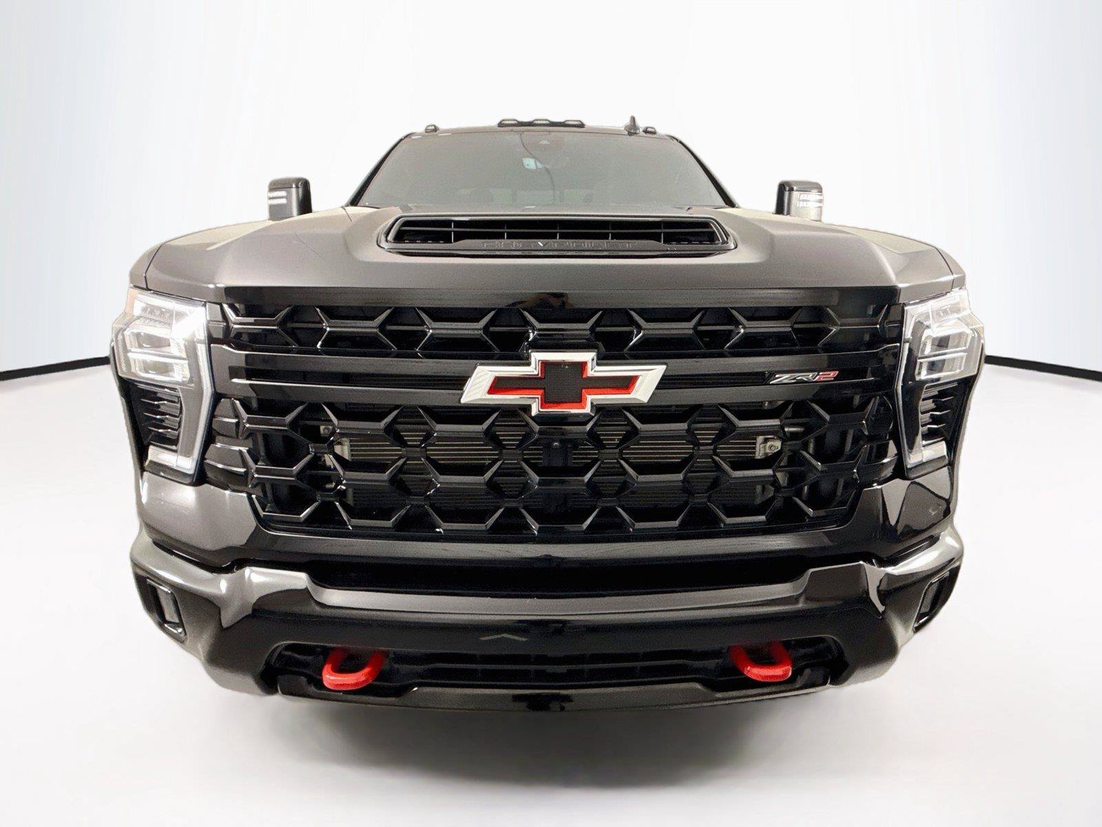 Used 2024 Chevrolet Silverado 2500 ZR2 w/ Technology Package AWD/4WD image 9