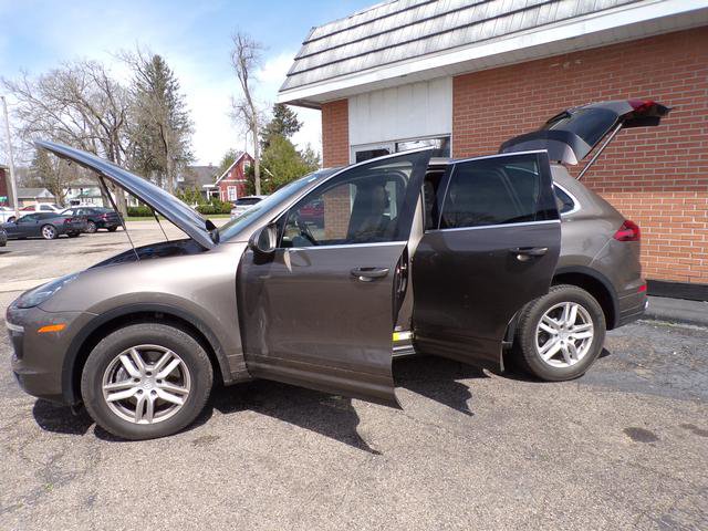 Used 2016 Porsche Cayenne w/ Premium Package Plus image 18